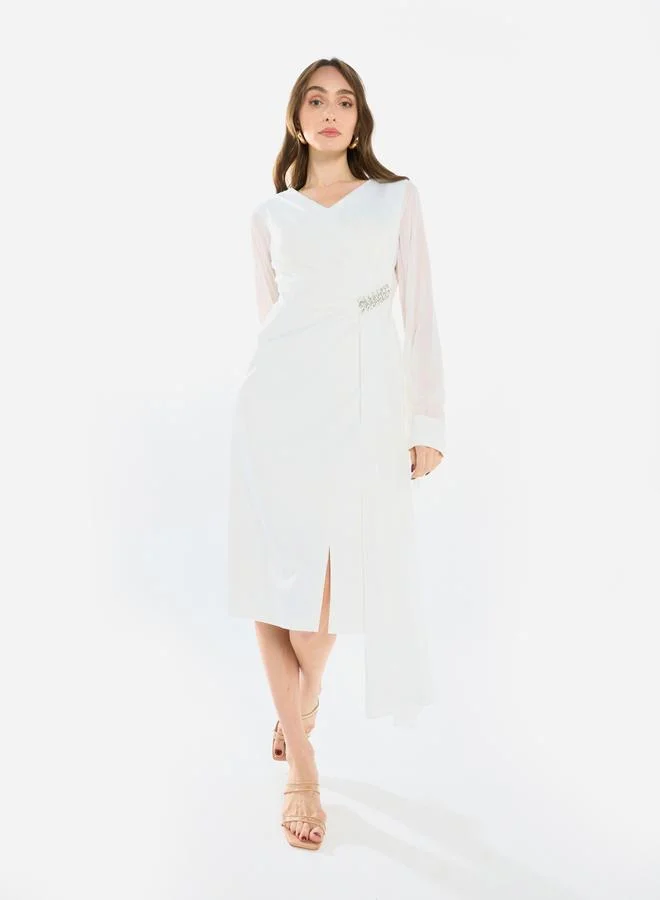 هاوس اوف مودا فستان ميدي درابيه بتفاصيل كريستال عند الخصر